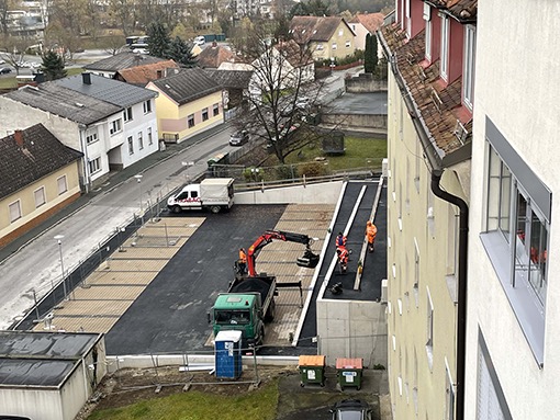 12. 11. 2021 Rampe wird asphaltiert