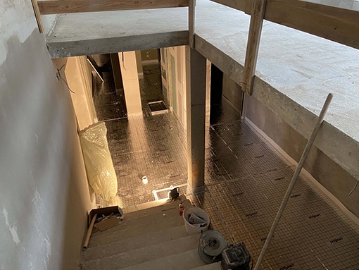 25. 05. 2021 UG / Foyer / Rolljet