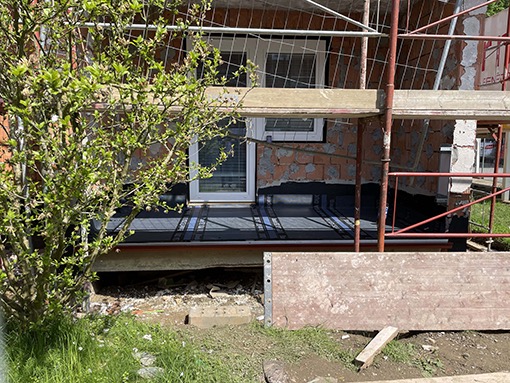 09. 05. 2022 Stiege 18 / Terrasse Top 18/1